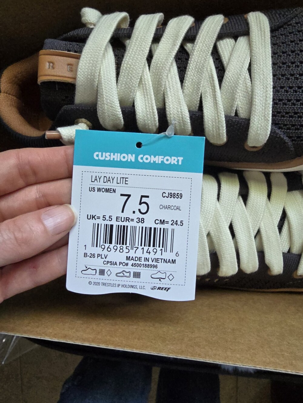 NIB! Reef Ladies Sz. 7.5 "Lay Day Lite" In Charcoal - Picture 3 of 5